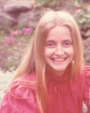 Deborah Davis, 1976-08 - 180px-Deborah-davis-1976-08